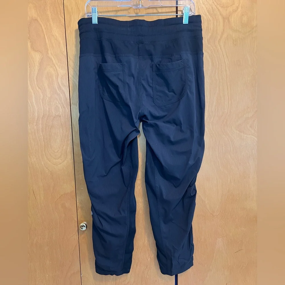 Lululemon Black Dance Studio Mid Rise Jogger Pant Size 10
